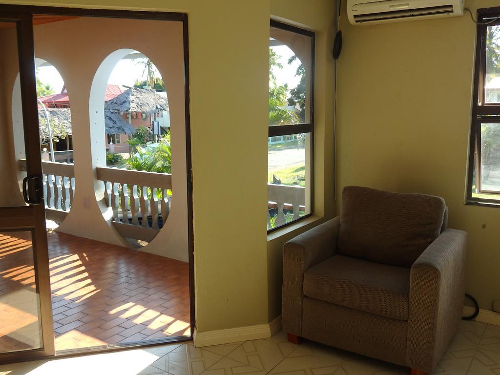 Bluewater Lodge Nadi Buitenkant foto