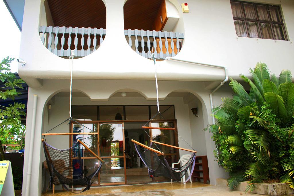 Bluewater Lodge Nadi Buitenkant foto