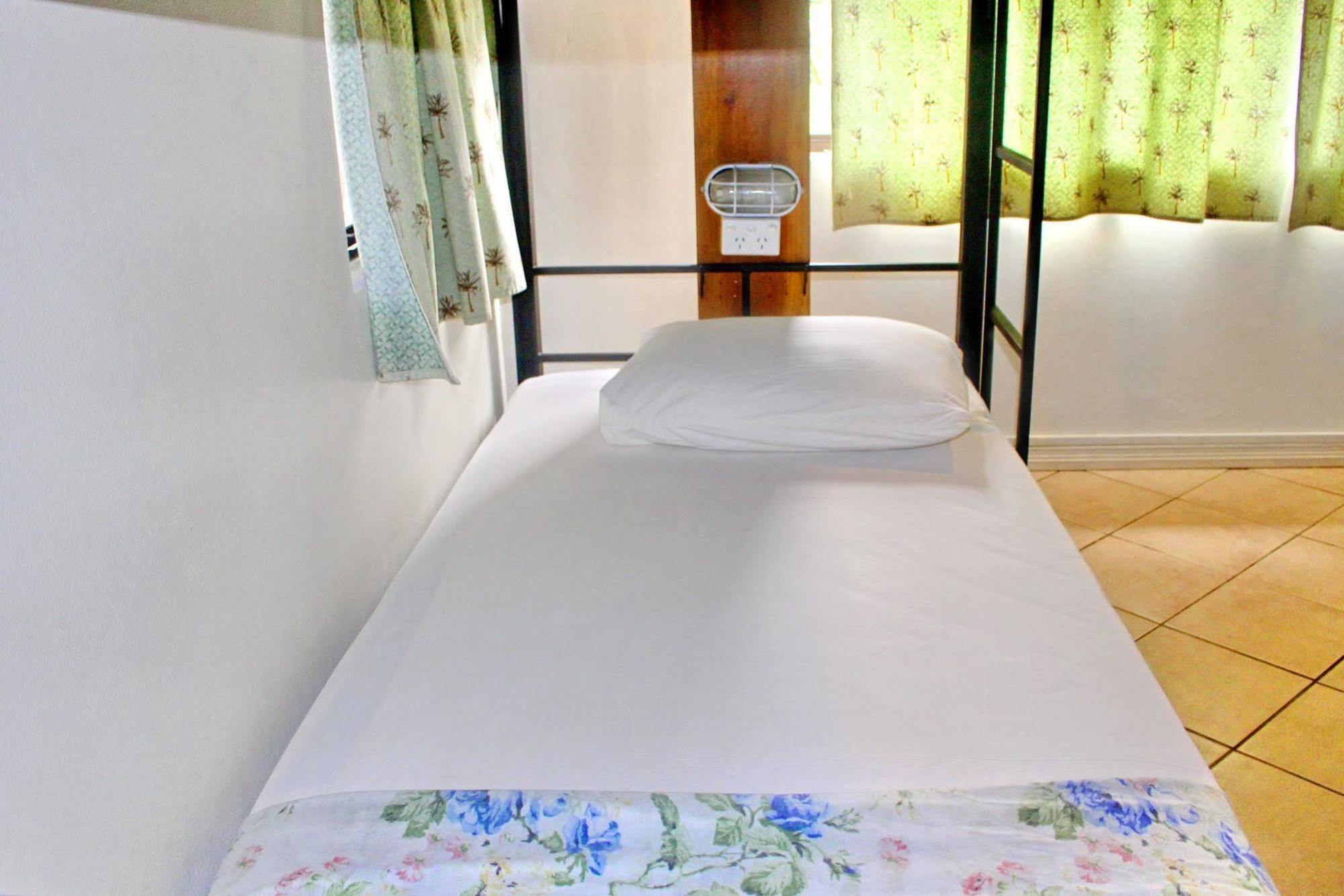 Bluewater Lodge Nadi Buitenkant foto